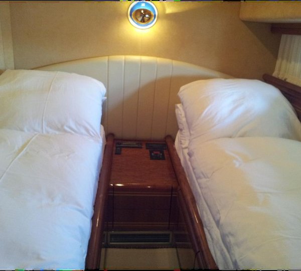 Yacht R MANY -  Twin Cabin