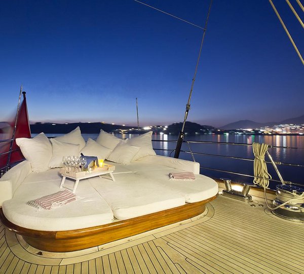 Yacht REGINA - Aft Deck