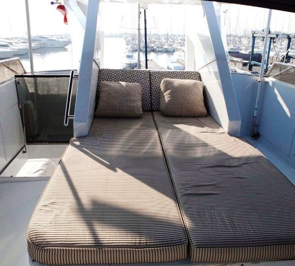 Yacht S & U -  Flybridge Sunpads