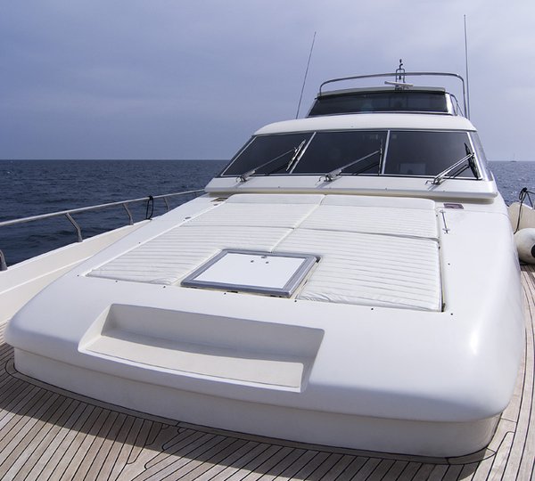 Yacht SANTA ELENA -  Foredeck