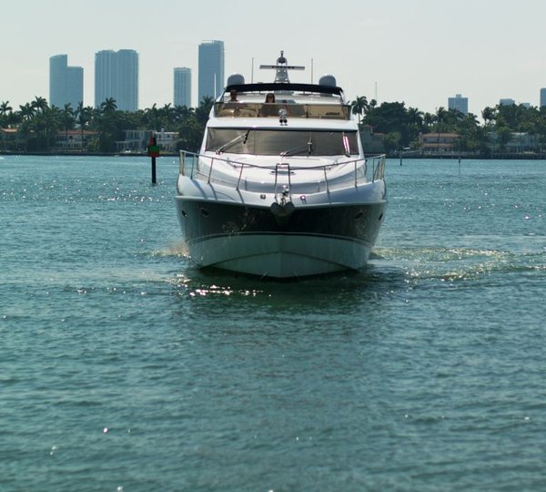 Yacht SAYANORA -  Front View