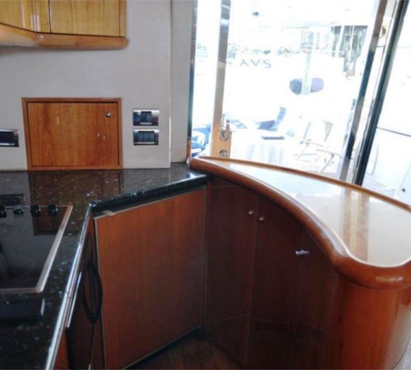 Yacht SAYANORA -  Galley 2