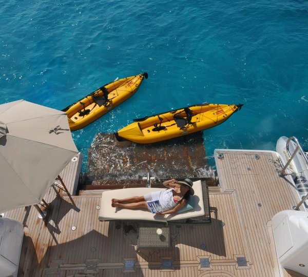 Yacht SCOTT FREE -  Swim Platform and Toys