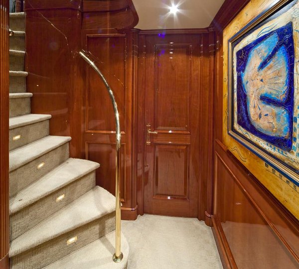 Yacht SEA CENTURY - Stairs