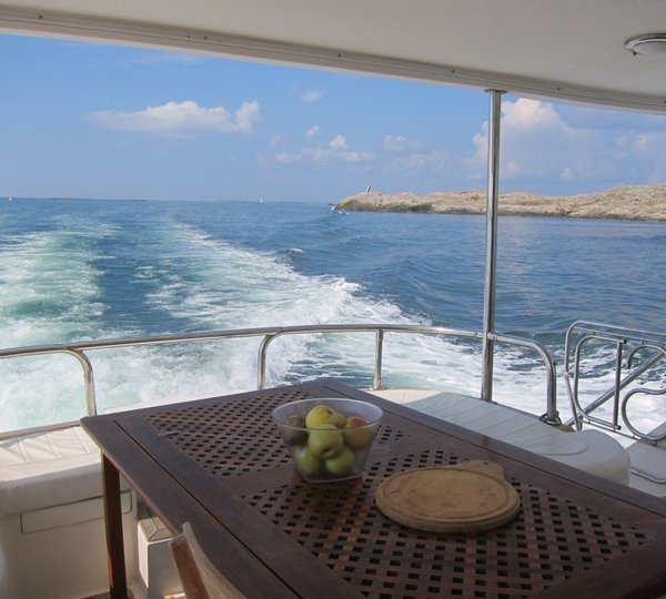 Yacht SEA DREAM -  Aft Deck