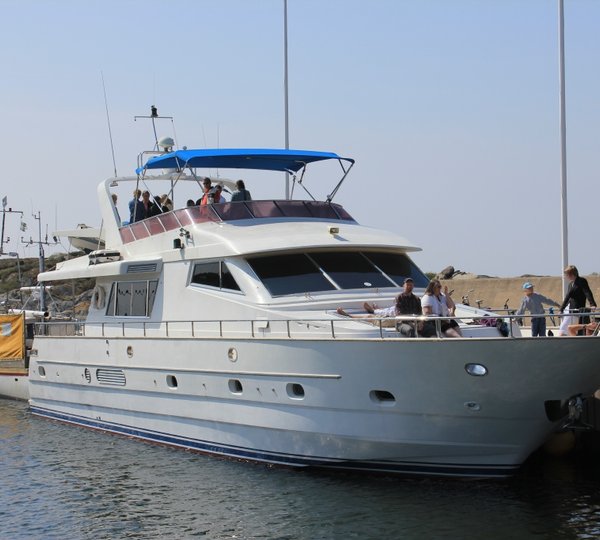 Yacht SEA DREAM -  At the Quay