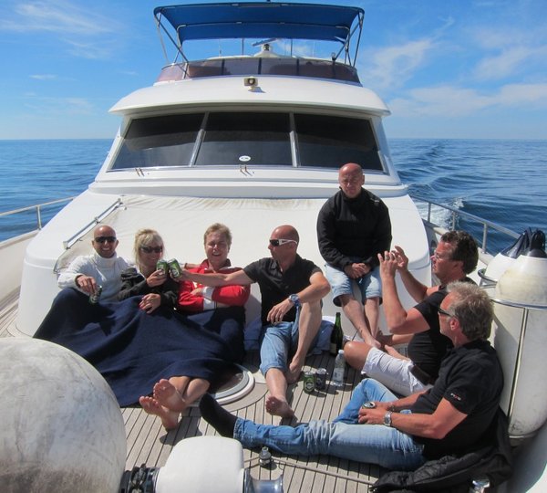 Yacht SEA DREAM -  Forward