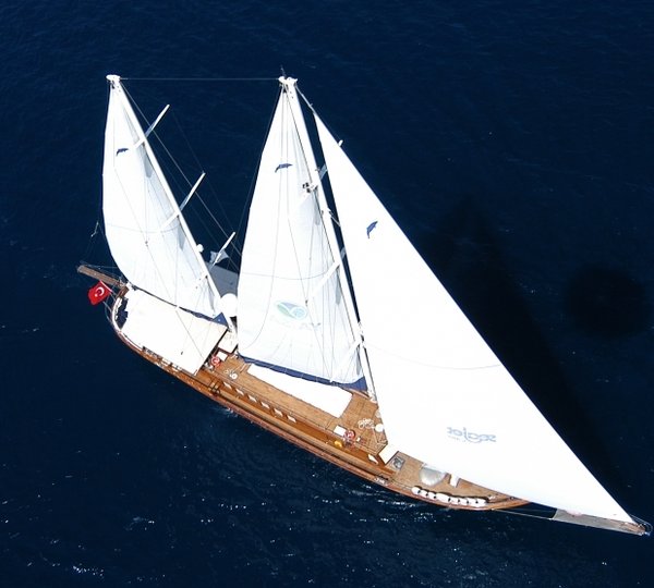 Yacht SEA DREAM - Aerial shot