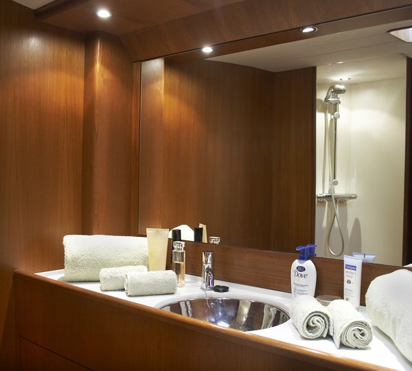 Yacht SEJAA - Master Ensuite