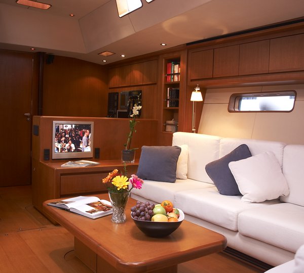 Yacht SEJAA - Salon Seating