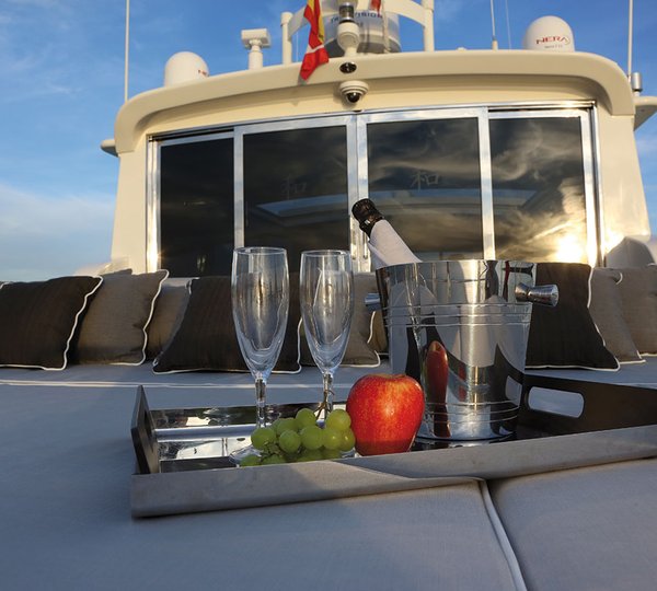 Yacht SERENITY ATLANTIC -  At Deck Sunpads