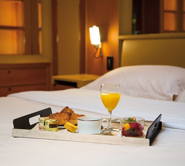 Yacht SERENITY ATLANTIC -  Master Cabin detail