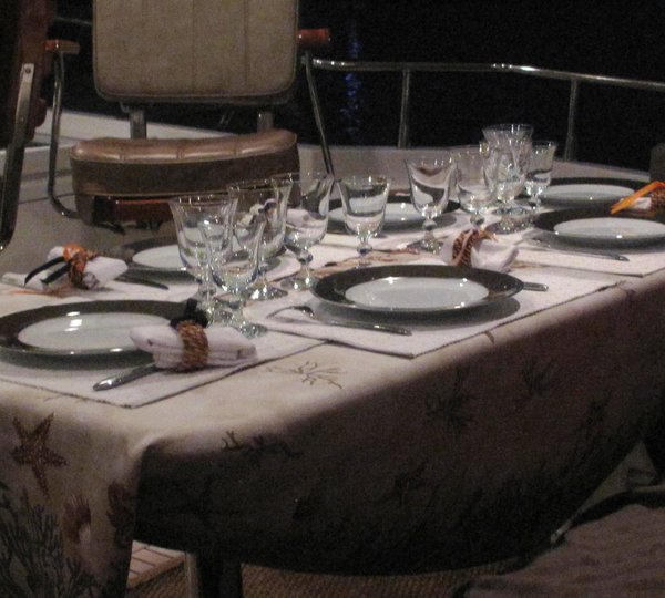 Yacht SILVER FOX -  Dining Table