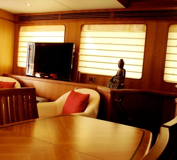 Yacht SILVER FOX -  Formal Dining