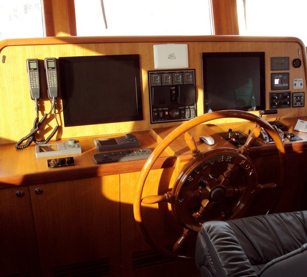 Yacht SILVER FOX -  Helm