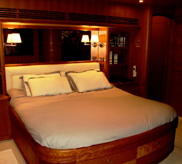 Yacht SILVER FOX -  Master Cabin