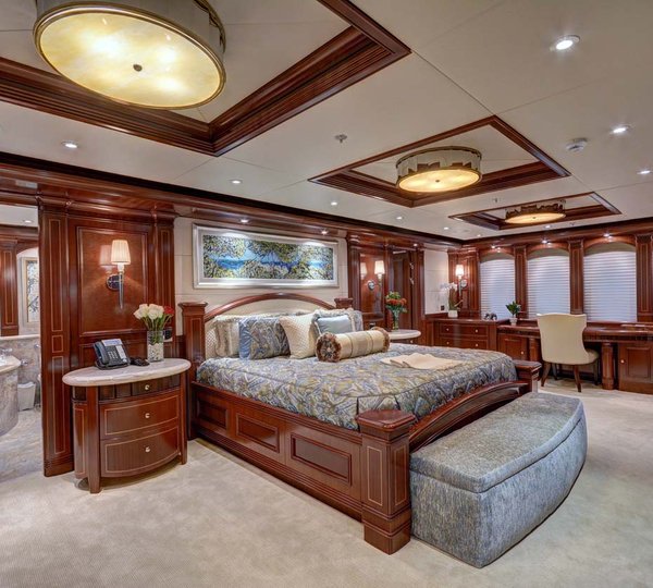 Yacht SOVEREIGN 55 - Master stateroom main deck