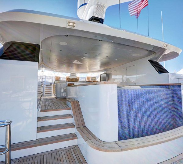 Yacht SOVEREIGN 55 - Sundeck with pool