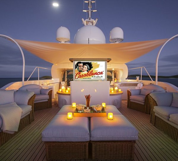 Yacht STARFIRE - Cinema on Sundeck