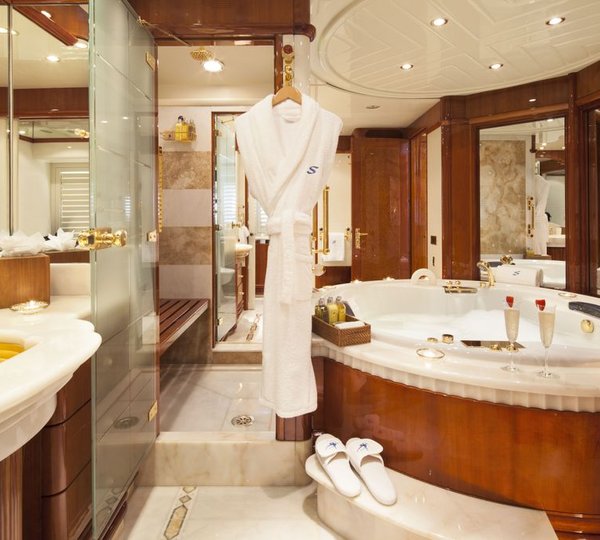 Yacht STARFIRE - Master Cabin Ensuite