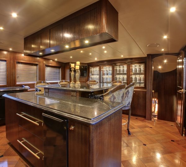 Yacht SUNDAY MONEY - 002