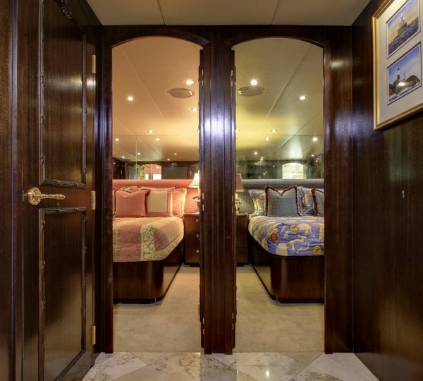 Yacht SUNDAY MONEY - 021