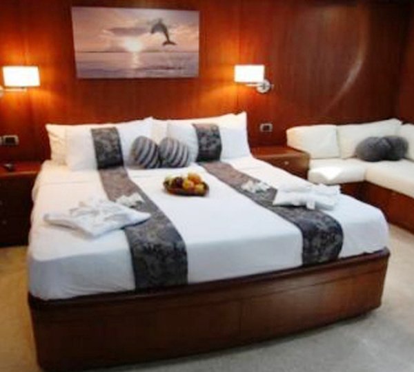 Yacht Seven Spices -Dolphin suite