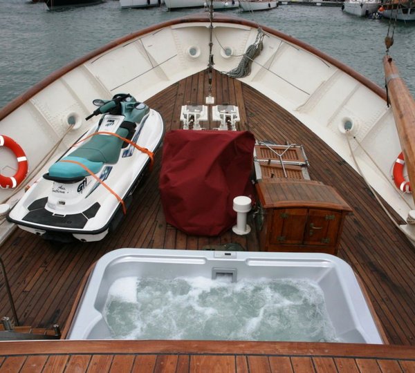 Yacht Southern Cross -  Looking forward