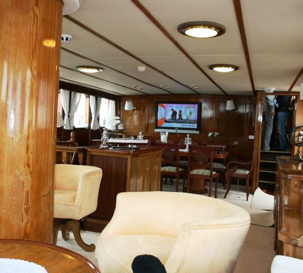 Yacht Southern Cross -  Salon and Dining