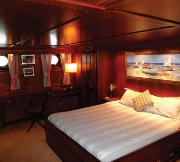 Yacht Sprezzatura - Master Cabin