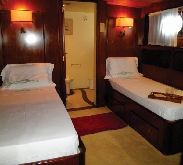 Yacht Sprezzatura - Twin Cabin