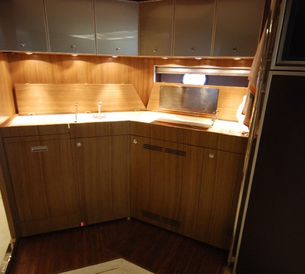 Yacht TEONE -  Galley
