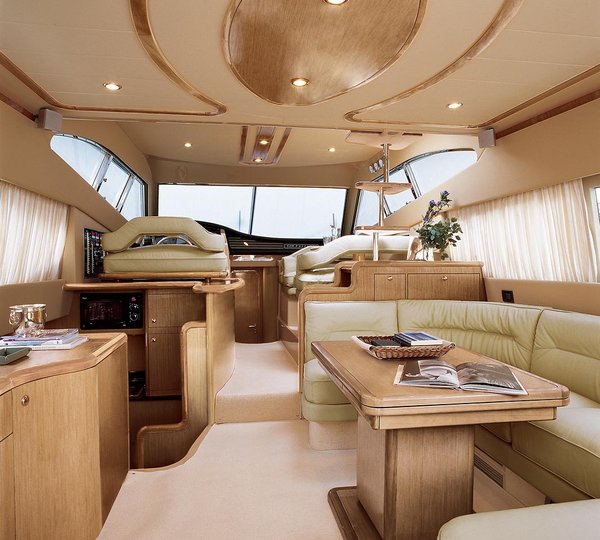 Yacht TIME OUT - Salon