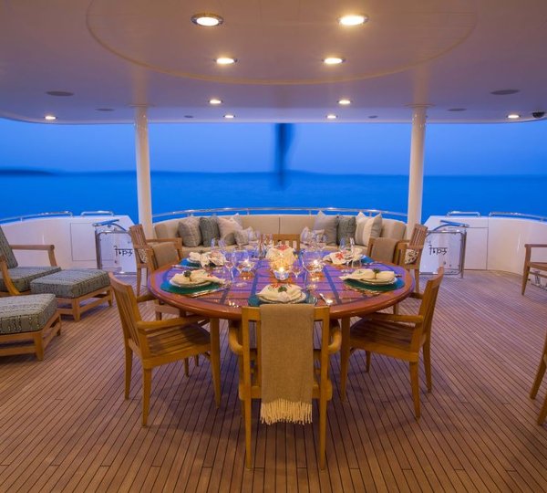 Yacht TRISARA - Aft Deck Dining