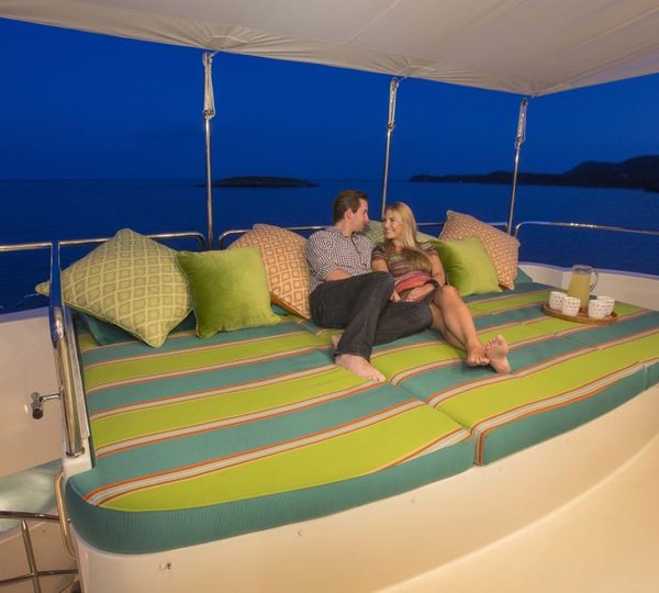 Yacht TRISARA - Sundeck Lounging