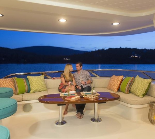 Yacht TRISARA - Sundeck Seating