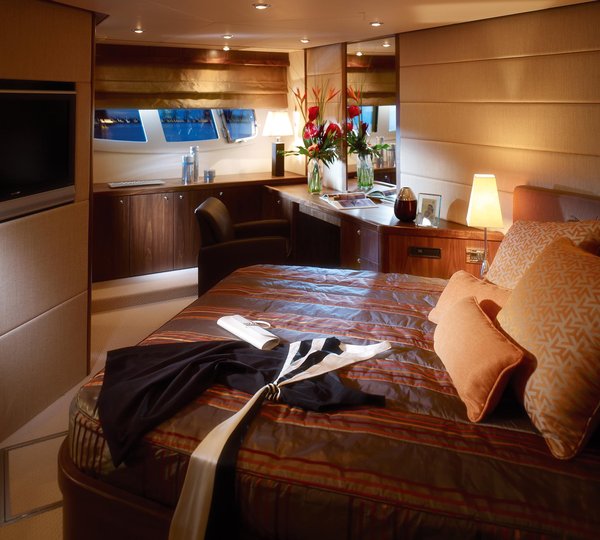 Yacht TRUCE -  Master Cabin