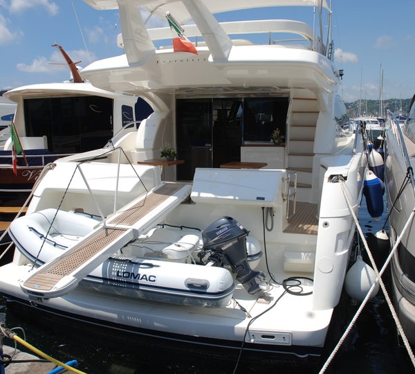 Yacht VIVA - Aft View