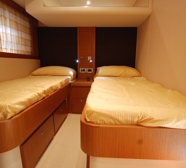 Yacht VIVA - Twin Cabin