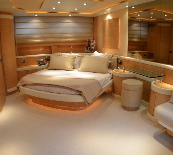 Yacht WELL DONE -  Master Cabin