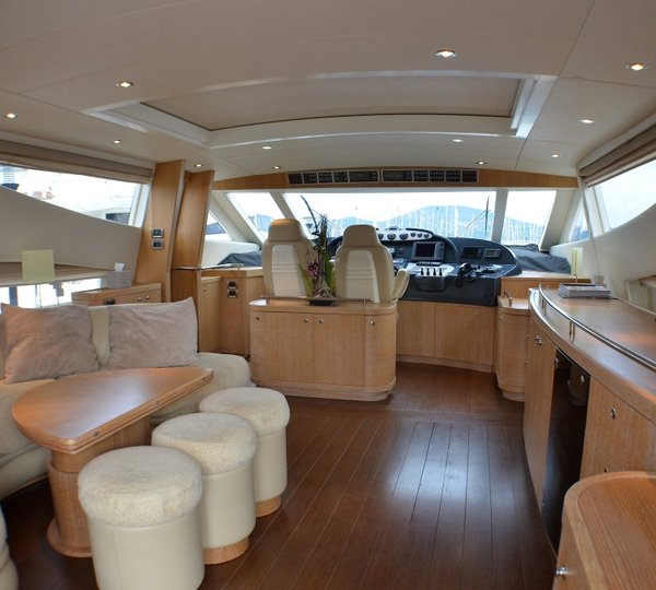 Yacht WELL DONE -  Salon