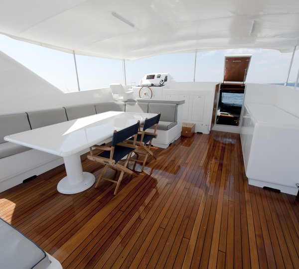 Yacht WOLF TWO - Sundeck looking forward