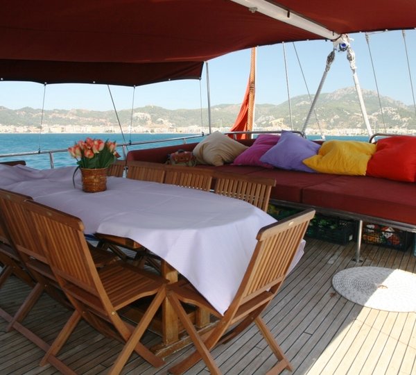 Yorgun 1 Dinning Aft Deck
