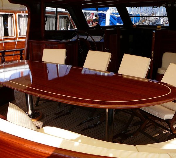 Zephyria II - dining