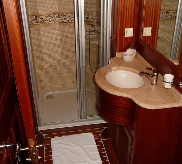 Zephyria II - bathroom