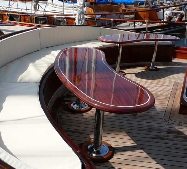 Zephyria II - front seating area