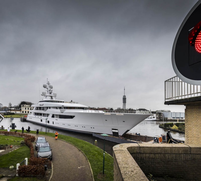 Yacht BOARDWALK, Feadship | CHARTERWORLD Luxury Superyacht Charters