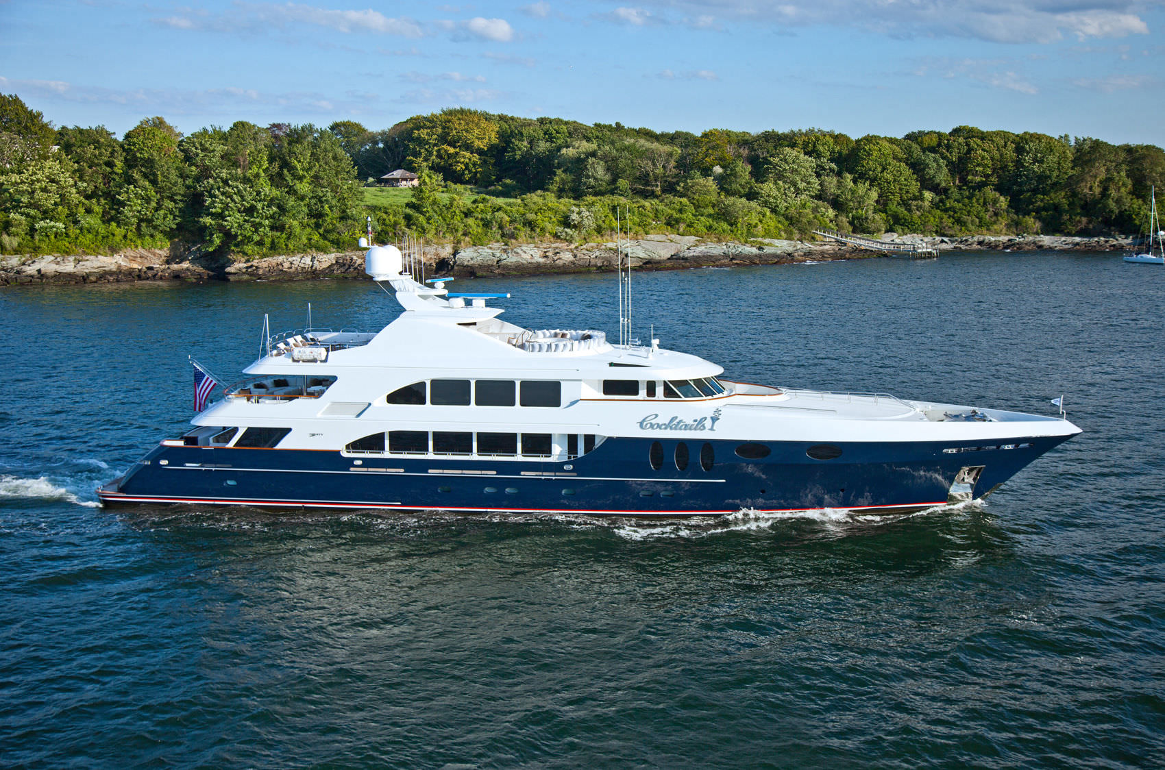 Motor yacht Cocktails Reviewed CHARTERWORLD Luxury Yacht Charters