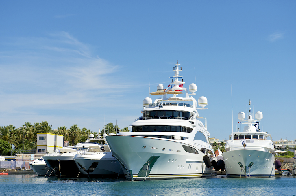 Cannes Yachting Festival Yacht Charters For Superyachts Luxury Yachts Sailing Motor Yacht Charters The Complete 2021 2023 Guide By Charterworld