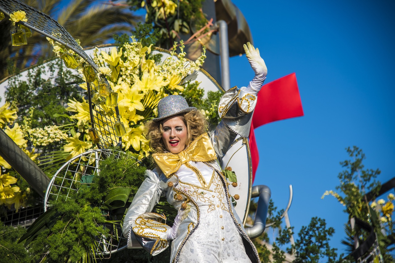 BATAILLE DE FLEURS 2015 - Carnival in Nice - The Nice Convention and Visitors Bureau